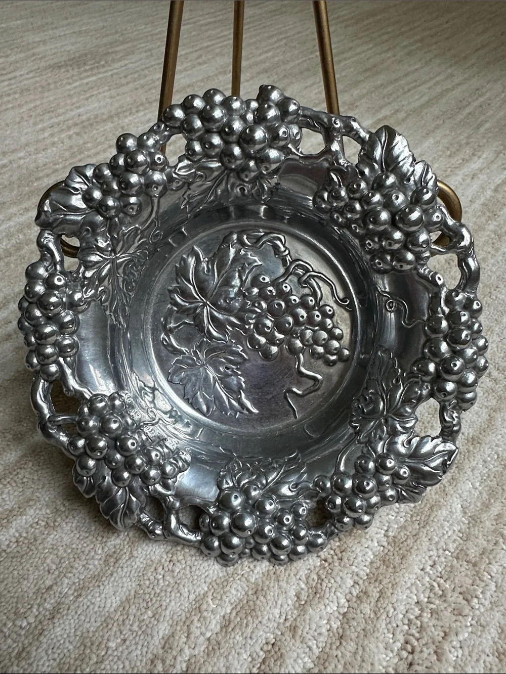 EUC Arthur Court Aluminum Grape Vine Design 6.5